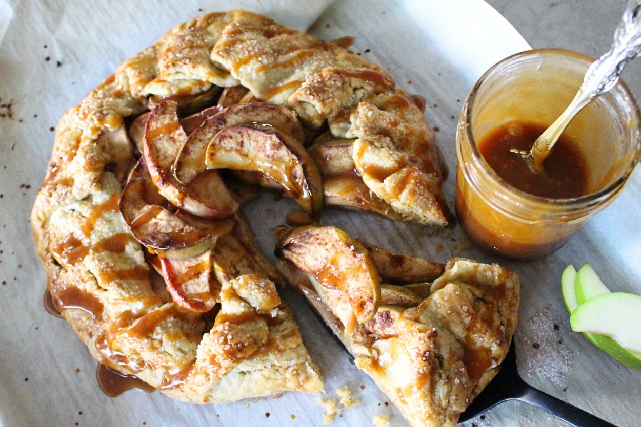 Easy Apple Galette: Faster Than Pie, Ready in Minutes